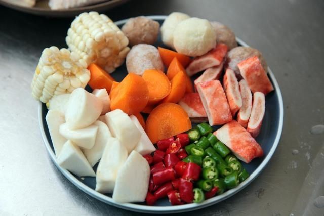 道菜|晒晒夫妻俩的节日晚餐,清爽简单3道菜,网友:日子就要这样过!