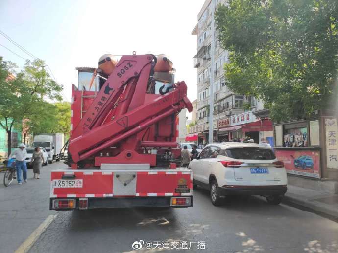  小区|天津 一小区底商起火