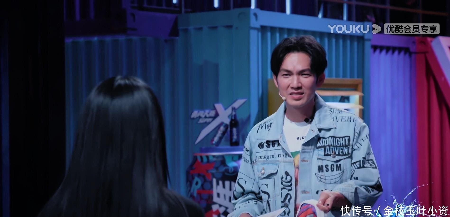 女选手|《街舞3》苏恋雅承包女选手高光时刻 助力钟汉良成队中军师 私下生活中酷爱自拍