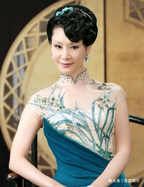 歌手|55岁歌手于文华近况曝光！皮肤白皙状态佳，吃生菜馒头蘸酱显朴素