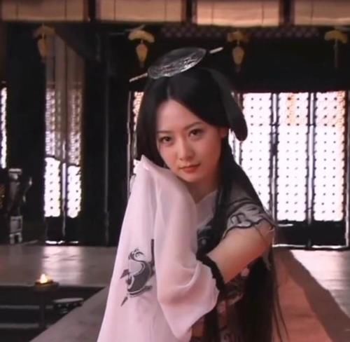  场面|金莎白冰再现《神话》名场面，又见玉漱和素素！张萌表情虐哭了