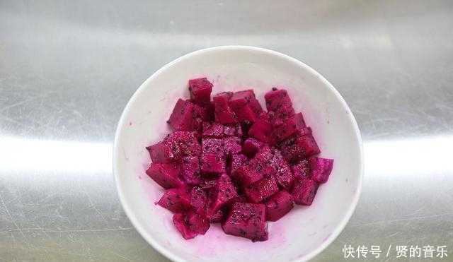 适量|入秋了,往牛奶里加点料,颜值和营养翻倍,蜜红豆怎么都吃不够