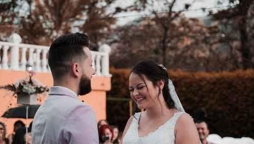 欺负|婚礼当天，伴娘遭遇婚闹被欺负，新娘：大喜的日子，你就不能忍忍