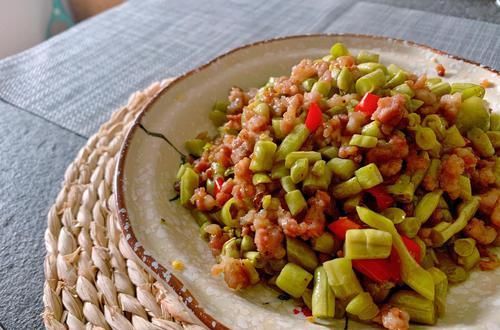 简单|入秋后,这种蔬菜多囤点,每天炒一盘,做法简单,好吃又下饭