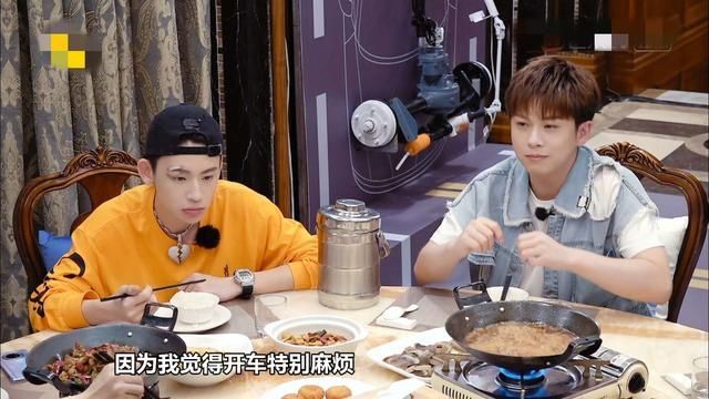 被车撞|吴宣仪曝幼时被车撞飞,遭人质疑场面尴尬,但类似遭遇王一博也有