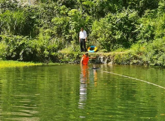  名男孩落水|贵阳两名儿童在公园玩水，一人溺亡……别让悲剧重演