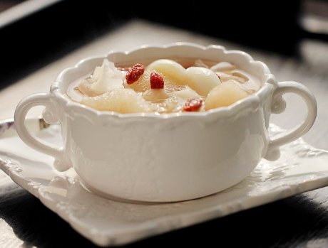  润肤|银耳和百合是天生的一对，秋后每天坚持吃一点，润燥润肤特舒服