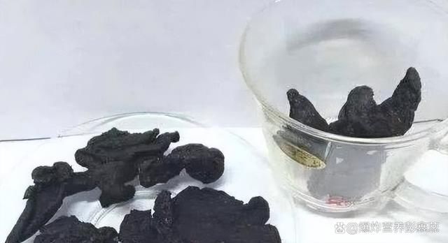 黄精养生泡水喝的方法(黄精是个宝贝，每天都喝黄精水，身体都会发生哪些变化？)