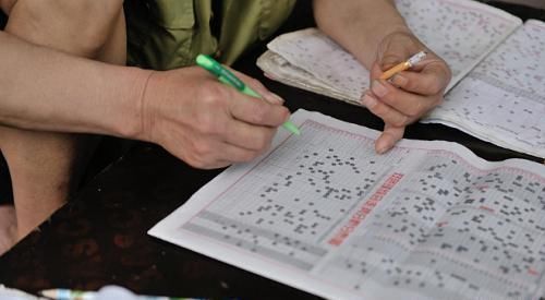 下滑|彩票“内幕”曝光，销量大幅下滑，梁宏达、白岩松“这样”说