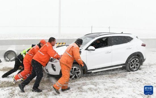 多地迎来降温降雪天气