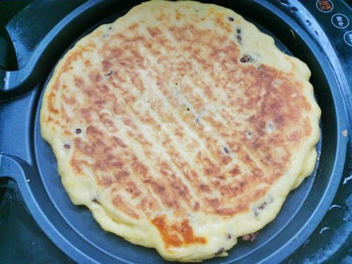 用小米来|小米别总熬粥,加入鸡蛋搅一搅,手不沾面做早餐饼,全家人点赞