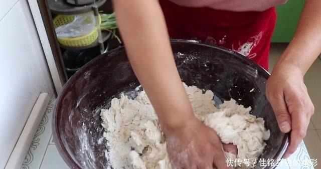 十足|手把手教您在家做麻酱烧饼,香酥爽口,酱香十足,简单美味