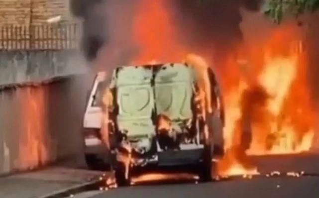 逃跑|歹徒劫运钞车近7354万元；逃跑前不忘毁灭证据；得手后立刻逃离现场