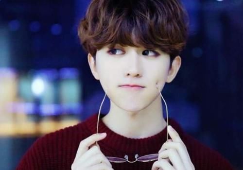  baby|奔跑吧滤镜有多夸张？李晨比baby还瘦，蔡徐坤秒变网红脸