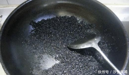  芝麻糊|最适合补钙的食物，不是牛奶而是“它”，一天吃一点补钙又染发！