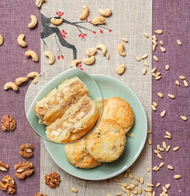 古寺|传承千年的美味!日售1.5万个的龙华古寺净素月饼侬买到了伐?