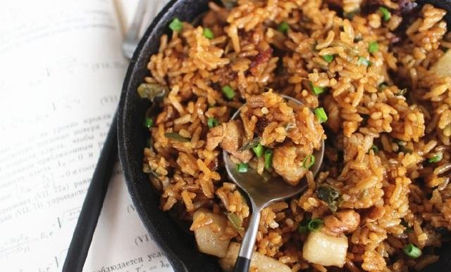  爱吃|不想炒菜，将饭菜直接一锅煮，没想到老公爱吃的不行，连吃三大碗