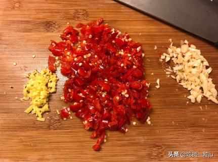 洗干净|腌萝卜时,万万不可直接放盐,顺序对了,萝卜酸脆更入味