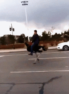  生意|搞笑GIF：这是卖烧饼的？挺形象，生意怎么样！