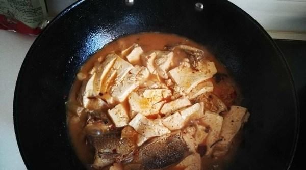  新鲜的鲫鱼|这鱼再贵也要给孩子吃，钙含量极高，常吃长高个，做法简单还下饭