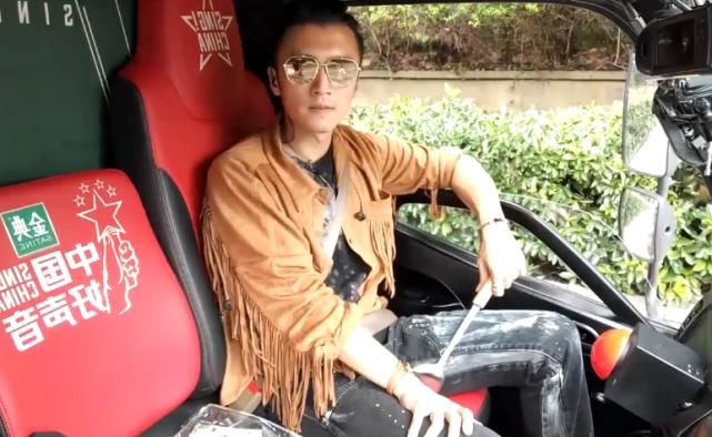  那位|《好声音2020》正式官宣，那位主动上台给学员伴奏的导师，又回来了