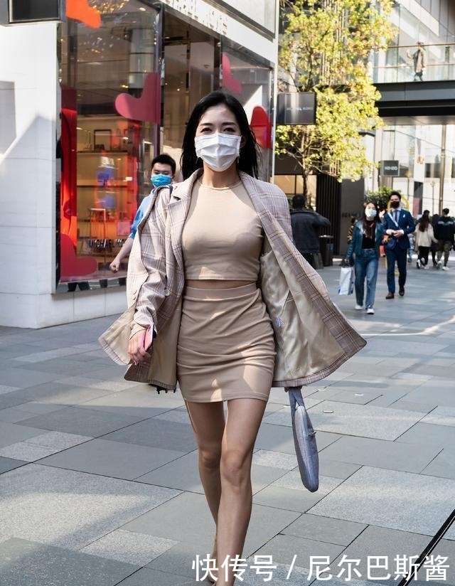  这条|等待一秒钟入夏？茫茫裙海之中的这条裙子，让你性感又显腿长！