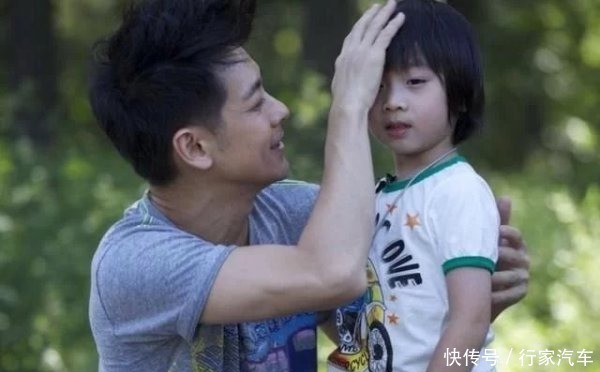 Kimi|林志颖儿子Kimi正面曝光,眉眼和小时候一样,身高快要超过爸爸了