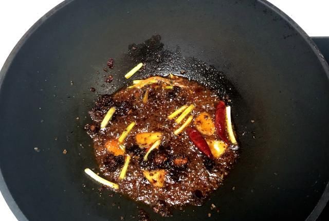 太贵|麻辣烫太贵吃不起，教你正确做法，10元做1锅，夫妻俩人吃到撑