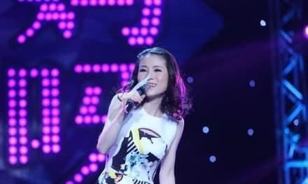  修成|一首个火遍全国，36岁看上9岁小女孩，苦等10年最终修成正果