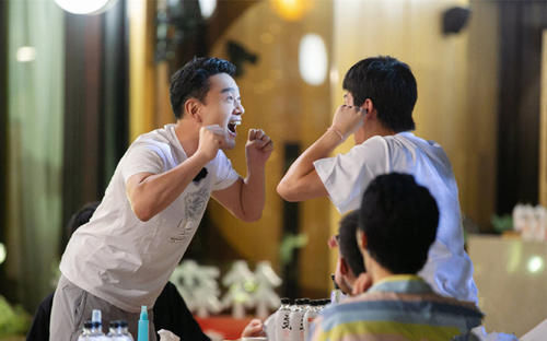 周五综艺排|杨洋、胡军、王耀庆霸屏,《元气满满的哥哥》连续三周收视第一