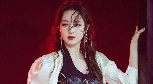  榜首|冲浪榜重启半个月：伊能静持续垫底，万茜进前三，淘汰的孟佳榜首