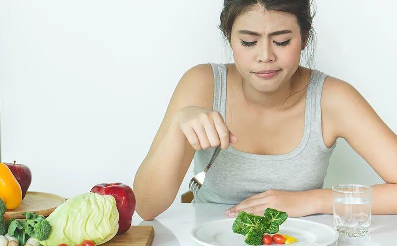 脱脂牛奶|低脂=健康?这些低脂食物只会让你越吃越胖!