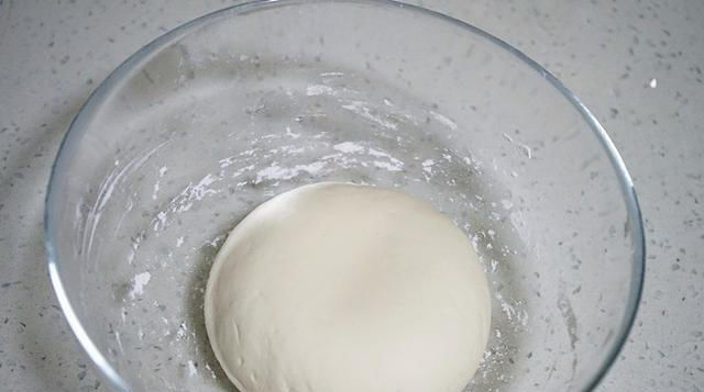  初秋|初秋我和家人爱吃这种香而不腻的鲜肉包，食材搭配营养，馅料醇香