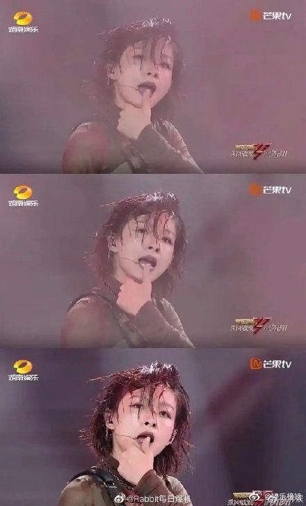 油腻|万茜公演ending动作抹嘴唇，被吐槽太油腻了，人设大翻车