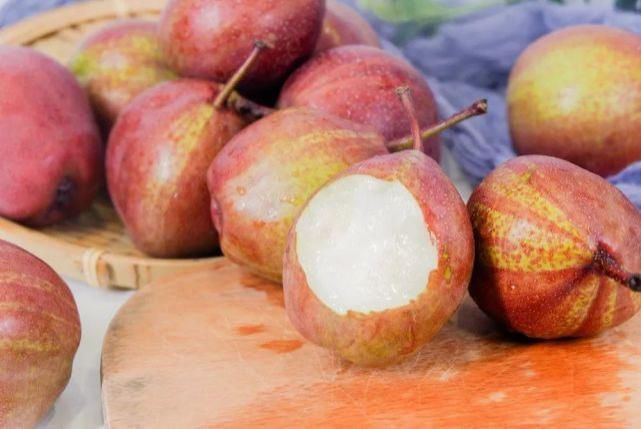  彩虹梨|这款“天然矿泉水”现在正当季！脆甜爽口会爆汁，馋到舔鼻尖的解暑好物~