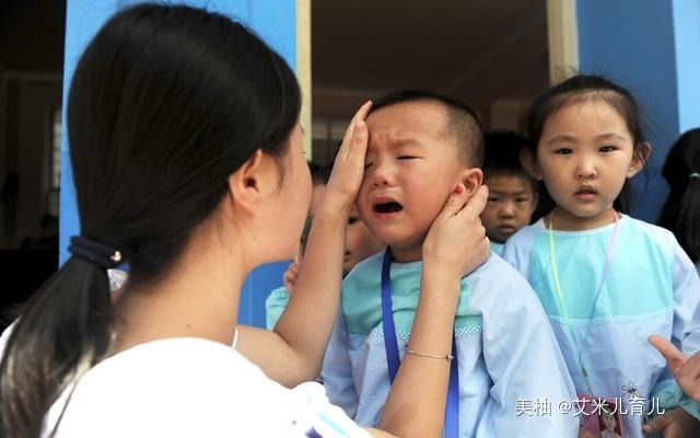  幼儿园|3岁多宝宝入园后不哭不闹，几个月后却退学！说到这事妈妈就自责