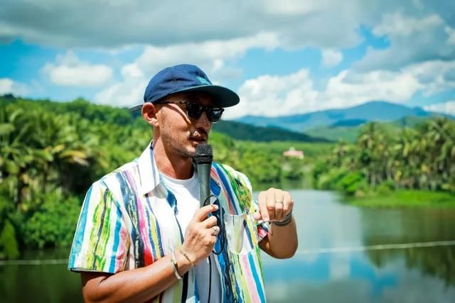  懂行|懂行｜夏日冲浪季，我们采访了几位冲浪达人