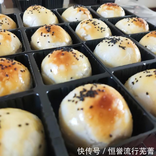 蛋黄|蛋黄酥,自己做的吃着更健康
