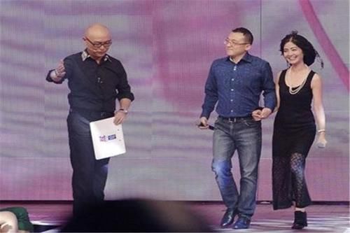  小伙|2015年《非诚勿扰》，34岁小伙成功牵走51岁老阿姨，现状令人唏嘘