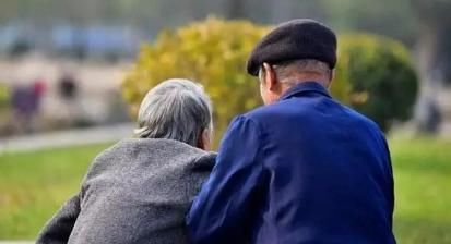 我国|“用养孩子的钱养老”，我国首批丁克已逾60，他们现在过得如何？