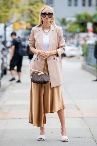 好看|今秋西装外套火了,这么穿好看又高级,时髦炸了