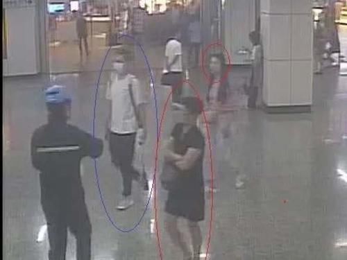 拉黑|地铁站有人称钱包丢了向你“借钱”?有乘客好心借了,结果被拉黑