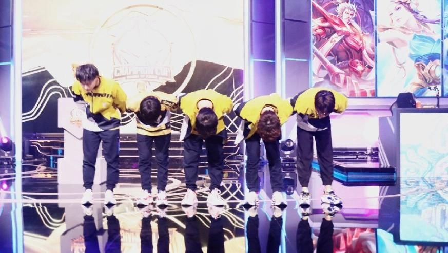  老实人|赛后采访“老实人”妖刀把QG老底透光，粉丝：下次还是让Fly上吧