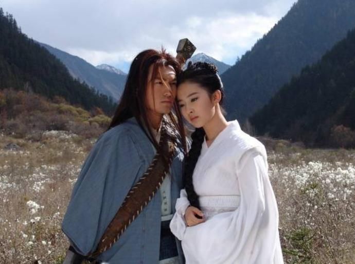  年前|14年前这部剧才是“卸妆水”！黄晓明还未结婚，刘亦菲素颜惊叹全网