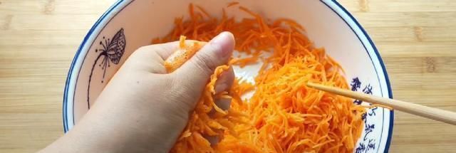  柔软|只需这两招, 保证你炸出的胡萝卜丸子外酥里软, 放凉了也柔软好吃