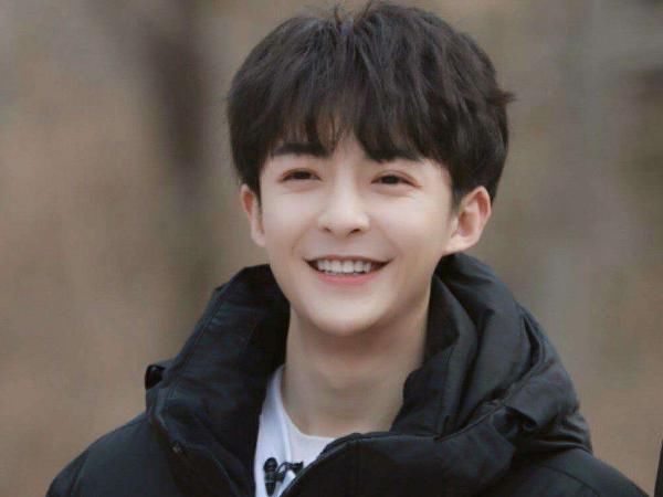 青春|《青春有你3》官宣在即,看到第一位练习生的颜值,门槛有点低