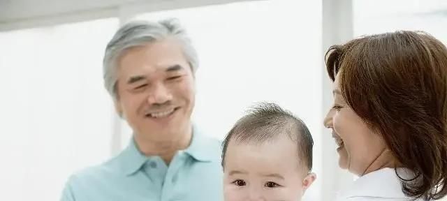 外孙|孙子和外孙的差别有多大?三位老人的回答太过真实,颠覆你的认知