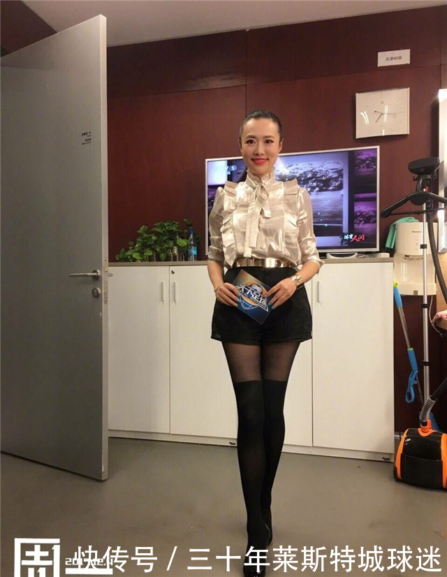 才播出|《天下足球》深夜延播!第一长腿美女主播现身,比马凡舒谁更美?