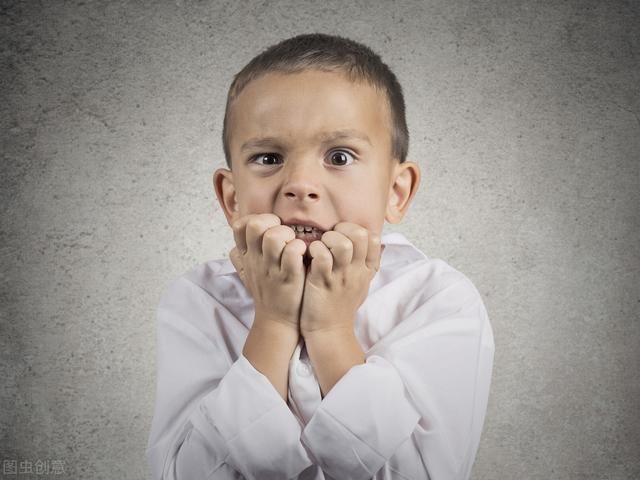 孩子|孩子胆小、自卑，大多是这样的父母带出来的