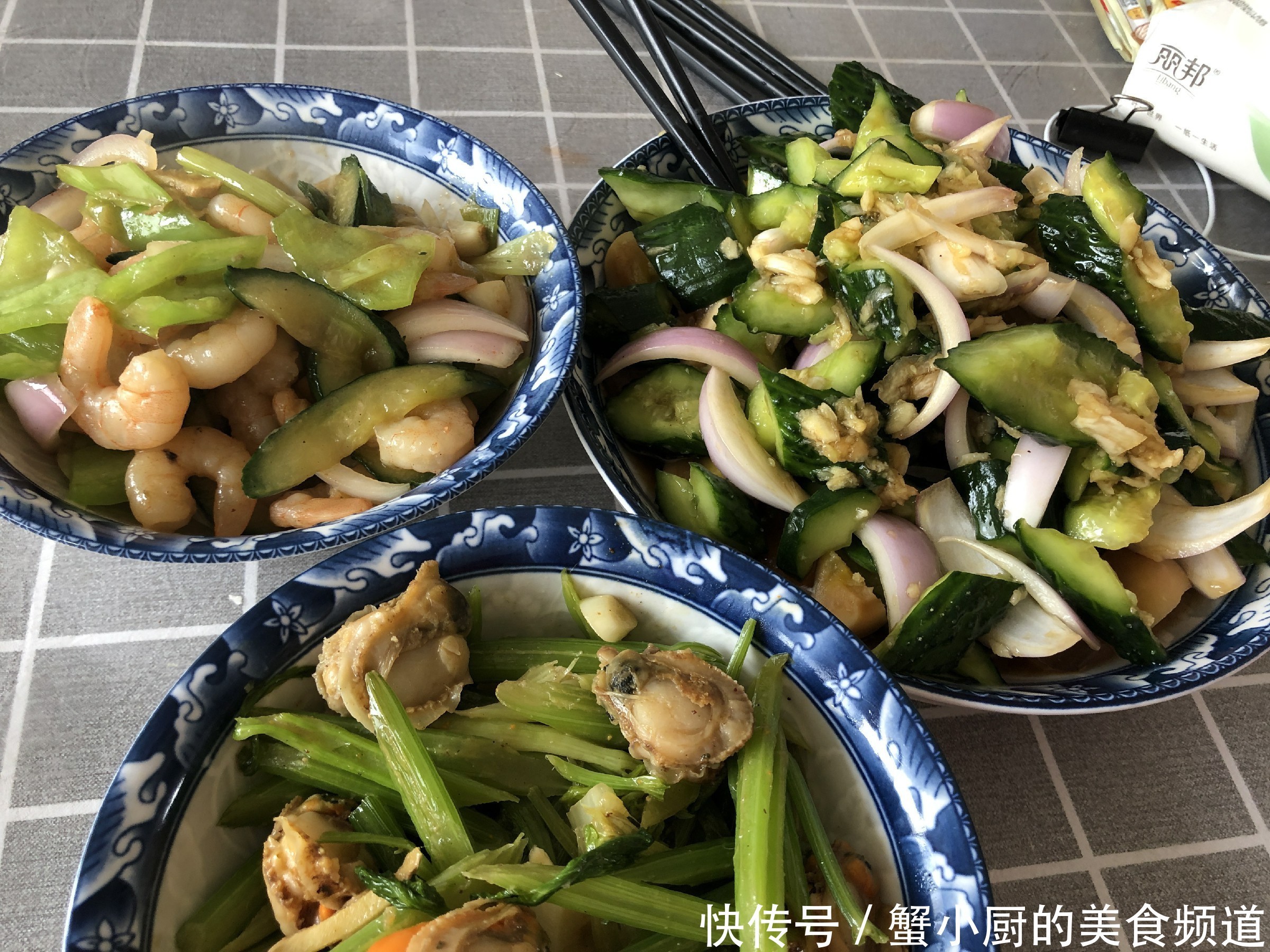 羡慕|家三口晚餐晒朋友圈火了,简单营养不浪费,网友:真羡慕